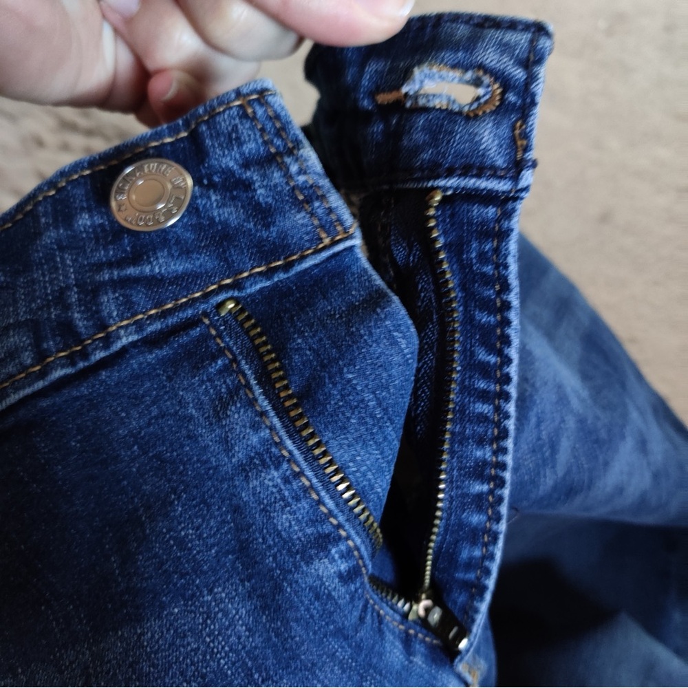 Signature by Levi Strauss Blue Mid Rise Capri Cropped Jeans Size 33 Cuffed - Picture 7 of 9
